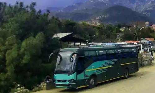 Day 1: Delhi / Chandigarh to Manali (Embark on a Scenic Voyage)