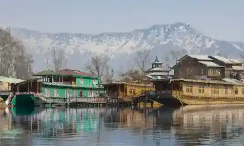 Day 1: Arrival in Srinagar (Paradise on Earth)