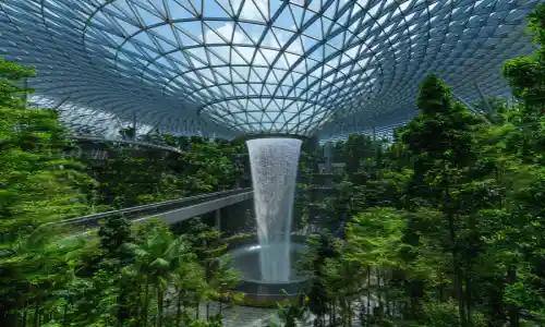 Day 1: Arrival in Singapore – Private Transfer & Check-in at Hotel – Evening Leisure / Explore Clarke Quay